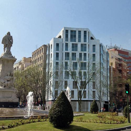 INSTALACI&Oacute;N EL&Eacute;CTRICA DE EDIFICIO DE VIVIENDAS 